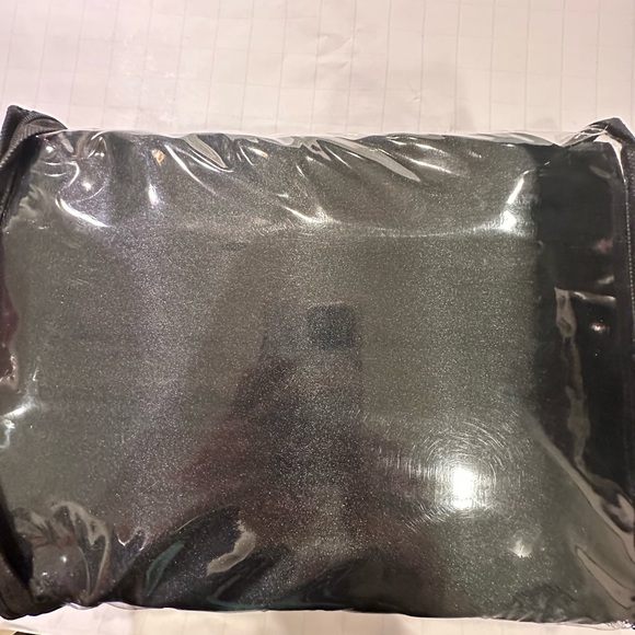 High Thread Ct Solid Soft Silky Charmeuse Satin Super Soft Bed Sheet Set Black - Picture 5 of 5